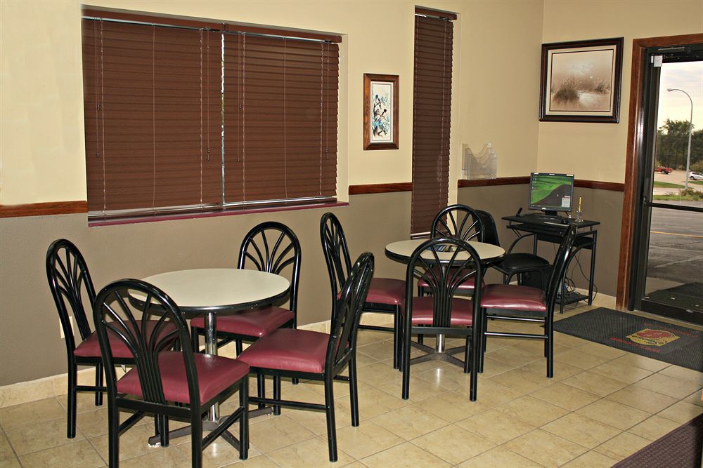 Super 8 By Wyndham Carroll Motel Exterior photo